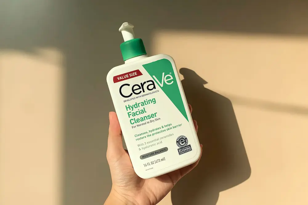 CeraVe Hydrating Facial Cleanser از بهترین برندهای ژل شستشوی صورت