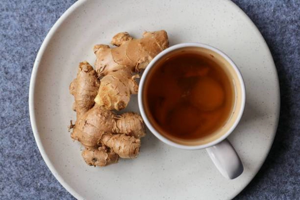 چای زنجبیل برای درمان برخی مشکلات گوارشی از خواص زنجبیل